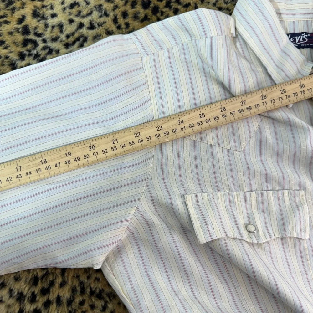 Vintage 1970s Levis Pearl Snap Western Shirt Size L USA Made Cream Striped 70s